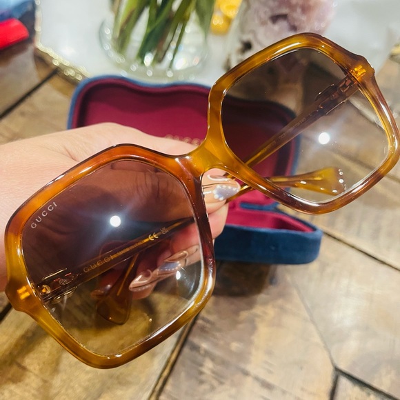 Gucci Big Sunglasses 🕶️ GG1072S - Picture 7 of 8